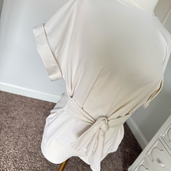 Express White Short Sleeve Belted Women’s Top XS - Picture 4 of 7